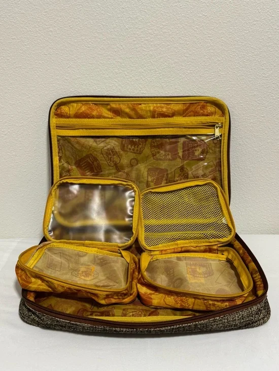 Samantha Brown Travel Case - Picture 5 of 7